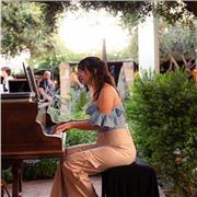 ragazza nativa spagnola che insegna spagnolo